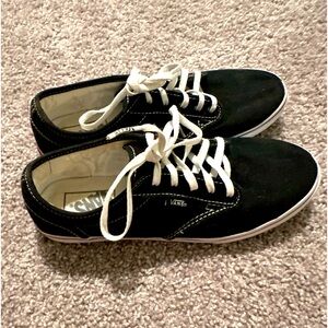 Women’s black Vans size 7.5 in good condition
